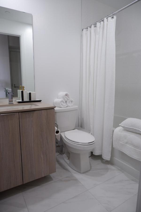 Modern Luxury Waterfront Condo Mississauga Buitenkant foto